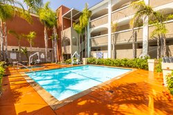  - Holiday Inn Express West Anaheim