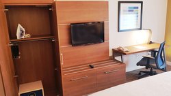  - Holiday Inn Express & Suites Surrey