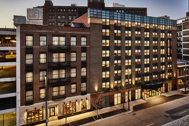 Hotel Indigo Cleveland Gateway - Indigo Cleveland - The Rock & Roll