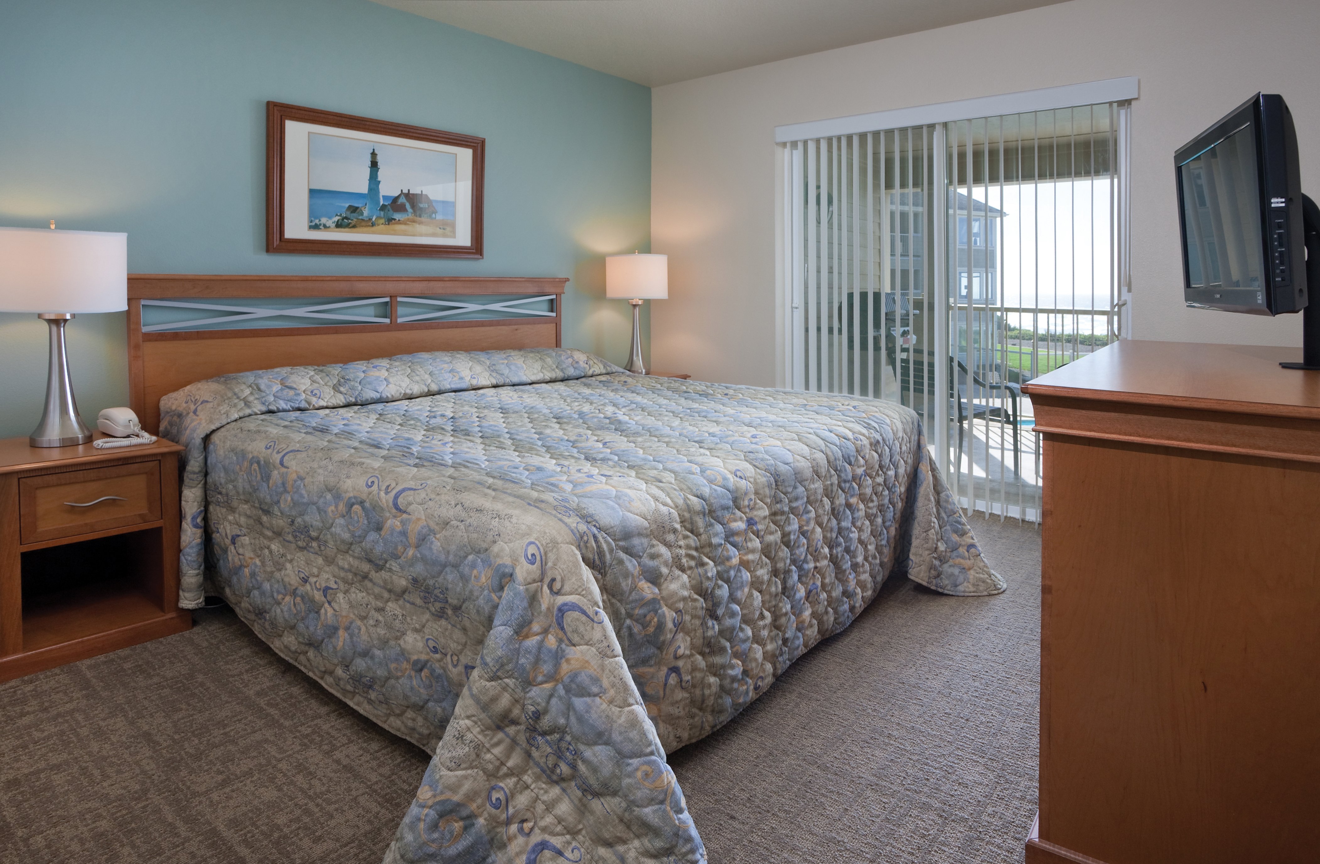WORLDMARK GLENEDEN BEACH-guestroom-Bedroom - WorldMark Gleneden.jpg
