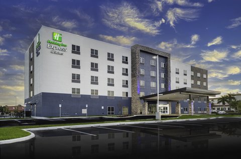 Holiday Inn Express Fort Myers Airport