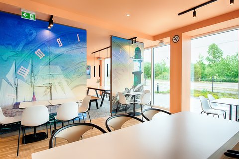 BREAKFAST ROOM