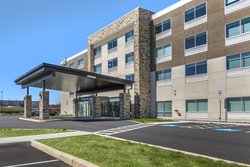  - Holiday Inn Express & Suites Carlisle - I-81, Exit 44