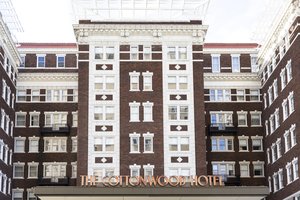 Kimpton Cottonwood Hotel Blackstone District Omaha, NE - See Discounts