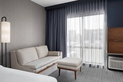  - Courtyard by Marriott Hotel Downtown Lansing - I-496, Exit 7