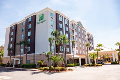 Holiday Inn Hotel & Suites