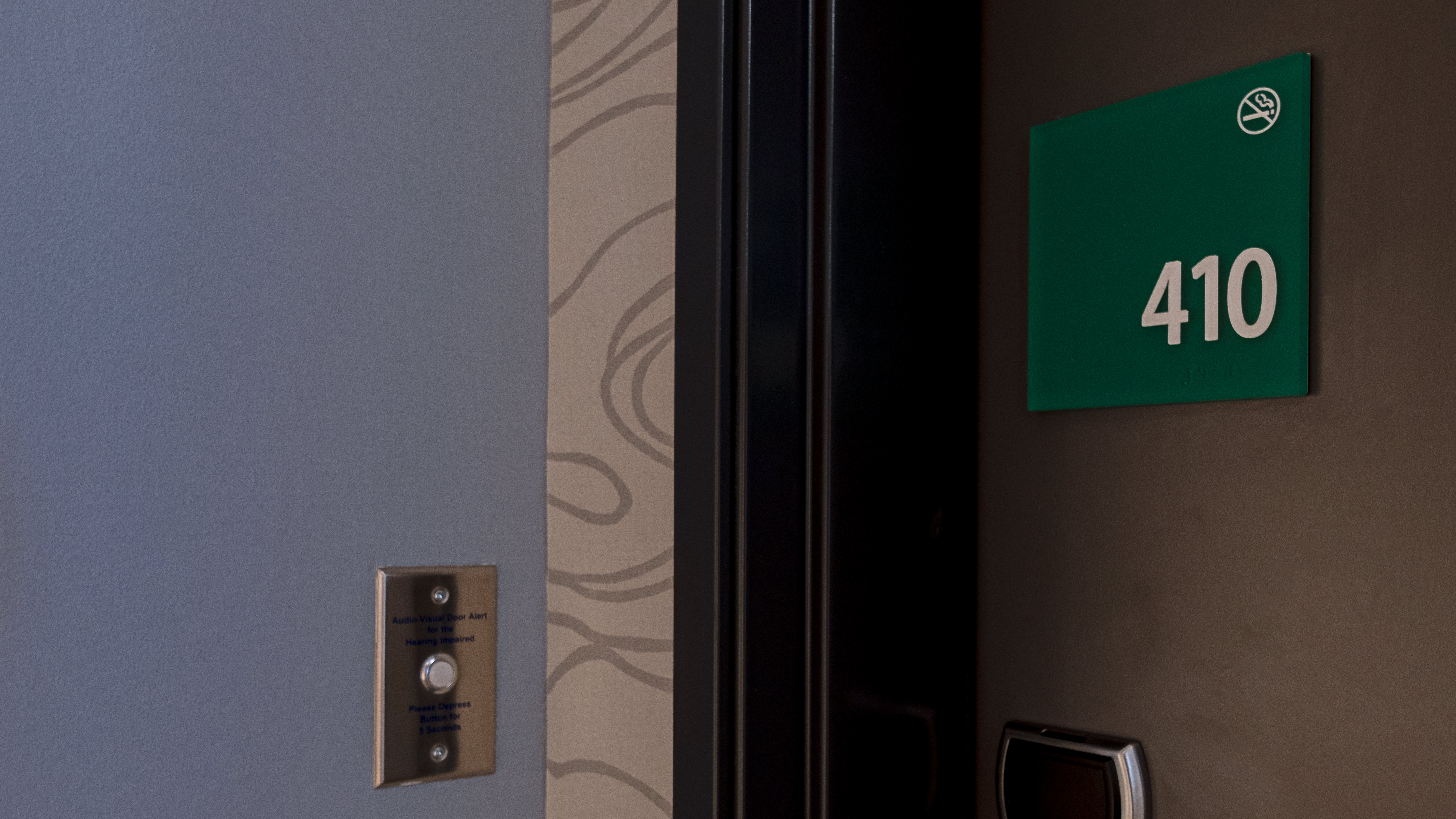 HOLIDAY INN STES DREXEL HILL BY IHG-guestroom-King Bed Guest Room.jpg