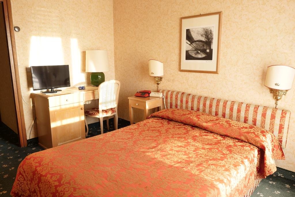 PARK HOTEL TERME - ABANO TERME-guestroom-GUEST ROOM.jpg