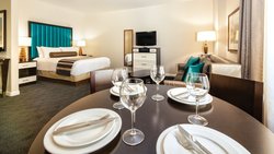  - Worldmark Hotel Mission Valley San Diego - I-5, Exits 15B & 16