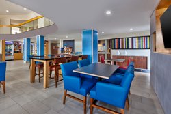  - Holiday Inn Express Warren