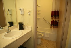  - Red Roof Inn & Suites Cave City - I-65, Exit 53