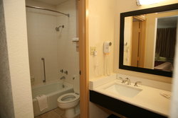  - Red Roof Inn & Suites Cave City - I-65, Exit 53