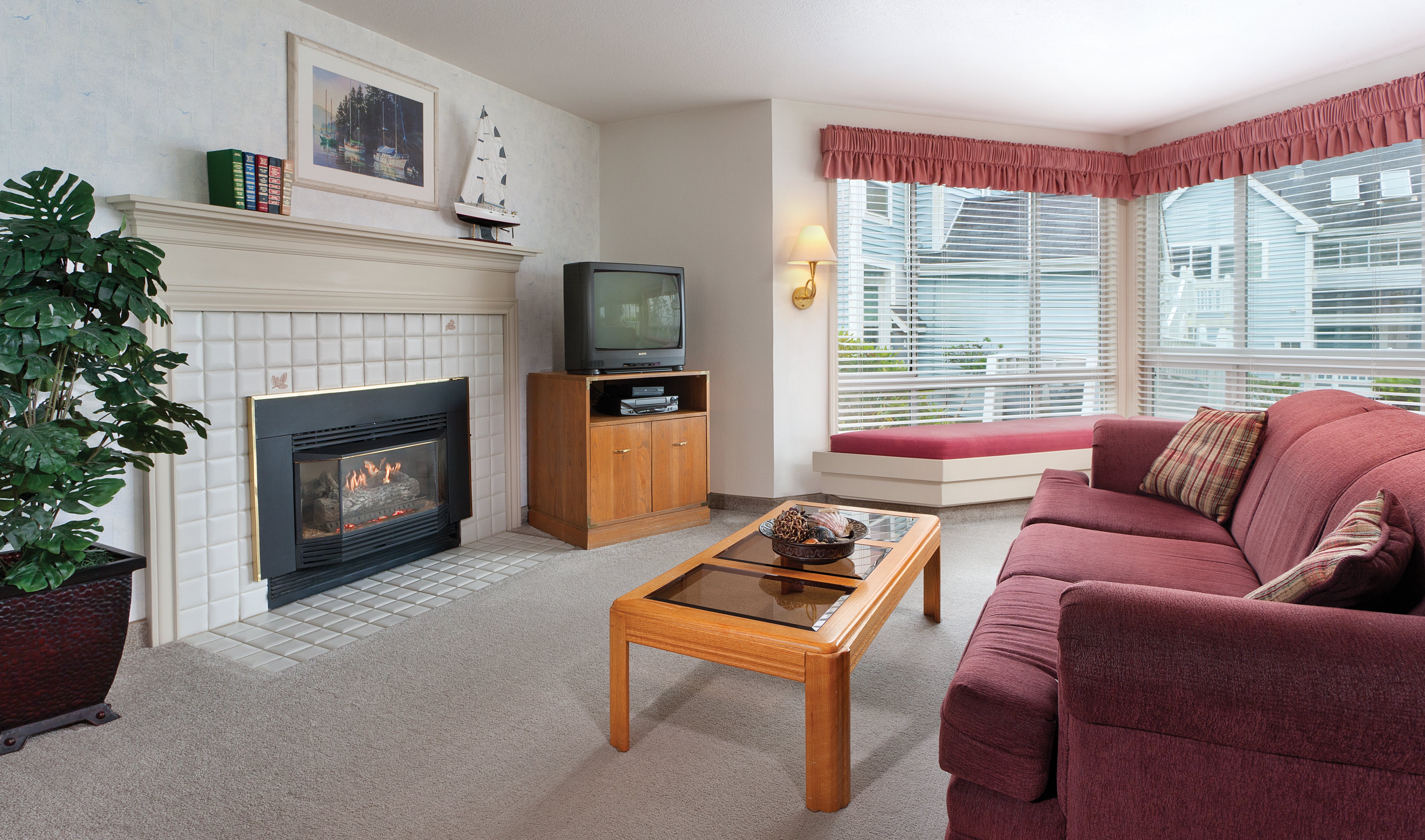 WORLDMARK SCHOONER LANDING-guestroom-Living room - WorldMark Schooner Landing.jpg