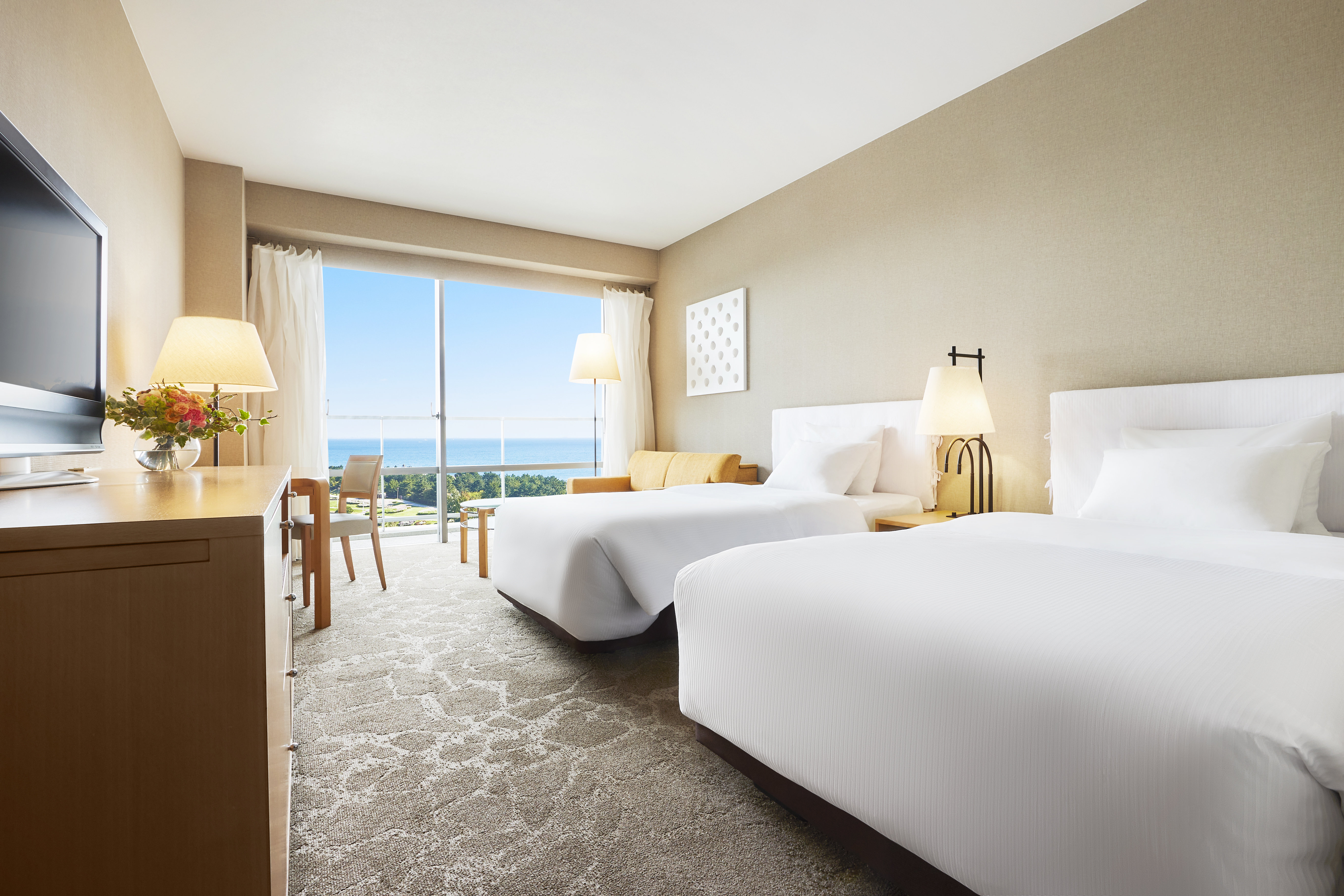 GRAND NIKKO AWAJI-guestroom-Superior Twin.jpg