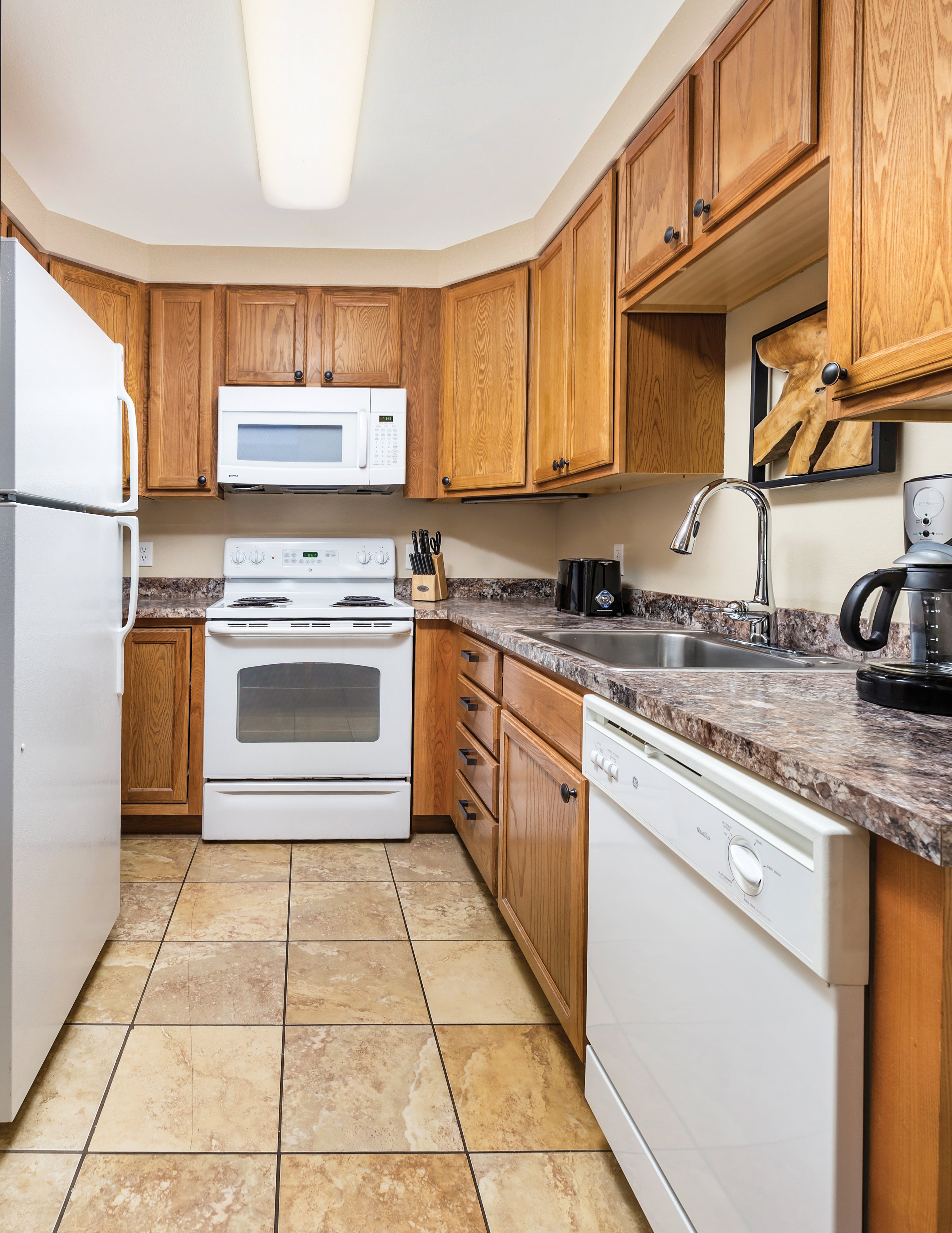 WORLDMARK ESTES PARK-guestroom-Kitchen - Estes Park.jpg