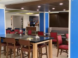  - Holiday Inn Express & Suites Blount Island