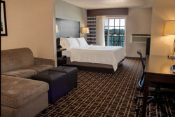  - Holiday Inn Express Le Claire - I-80, Exit 306