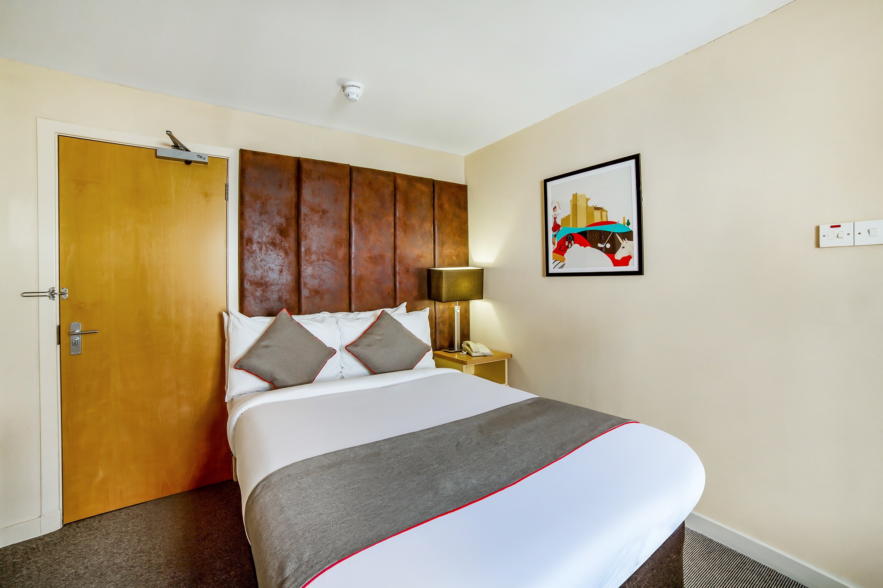 BRENTWOOD ABERDEEN CITY CENTRE-guestroom-Room.jpg