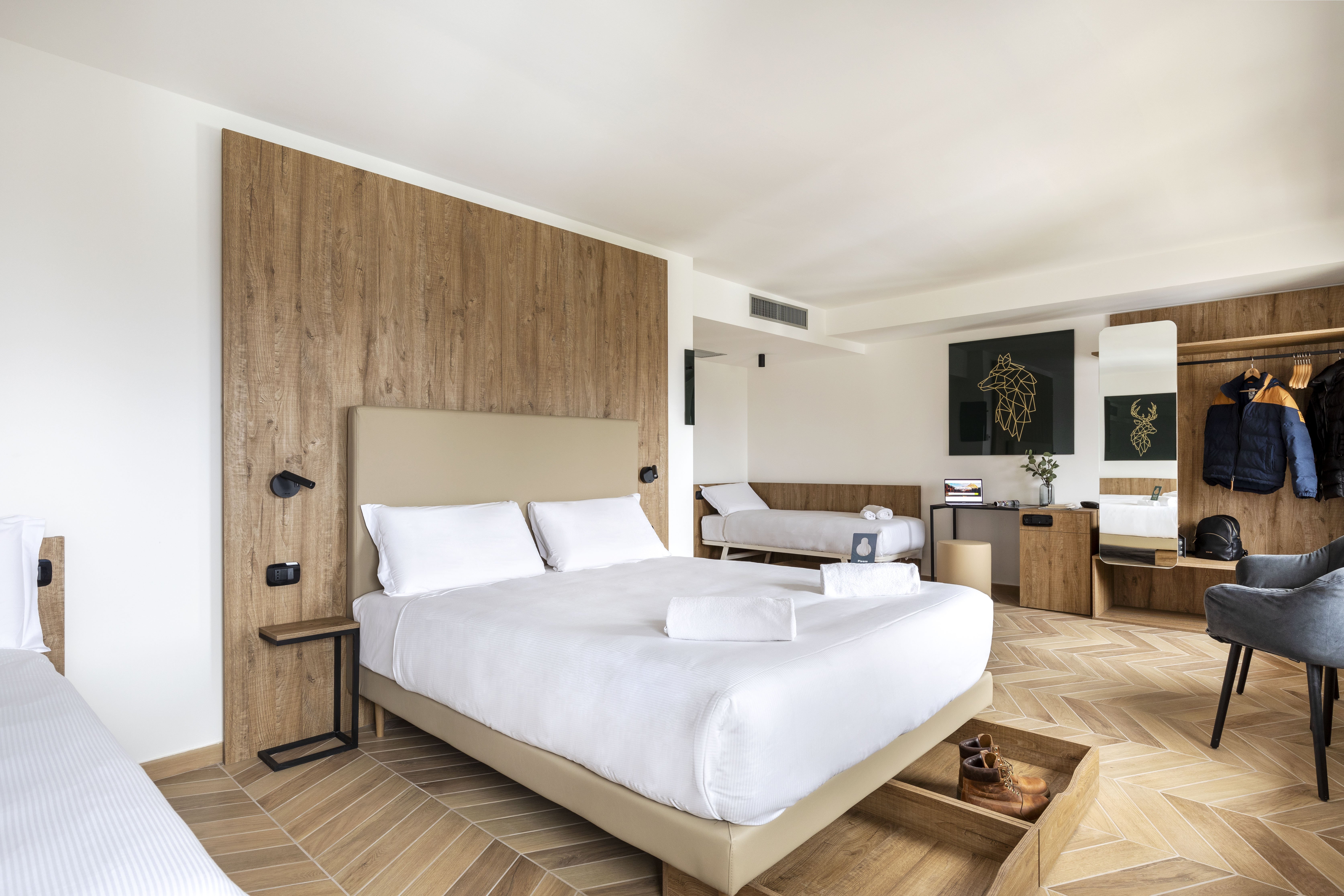 B&B HOTEL CORTINA PASSO TRE CROCI-guestroom-GUEST ROOM.jpg