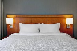  - Courtyard by Marriott Hotel Elmhurst