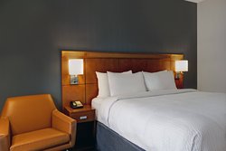  - Courtyard by Marriott Hotel Elmhurst