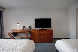  - Courtyard by Marriott Hotel Elmhurst