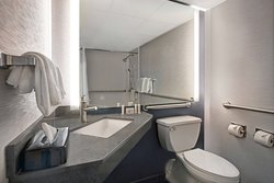  - Courtyard by Marriott Hotel Elmhurst