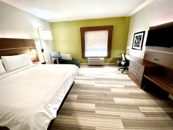  - Holiday Inn Express Pineville