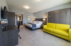  - Le Dauphin Hotel Suites Drummondville
