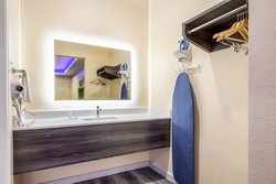  - Scottish Inns & Suites Willowbrook Houston