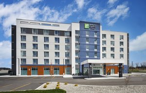 Holiday Inn Express & Suites Lakeshore Windsor, ON - See Discounts