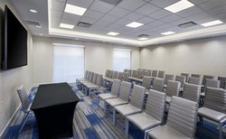  - Holiday Inn Express & Suites Lakeshore Windsor