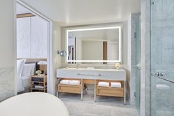  - Four Seasons Hotel Downtown New Orleans