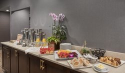  - Crowne Plaza Hotel Warwick - I-95, Exit 28B