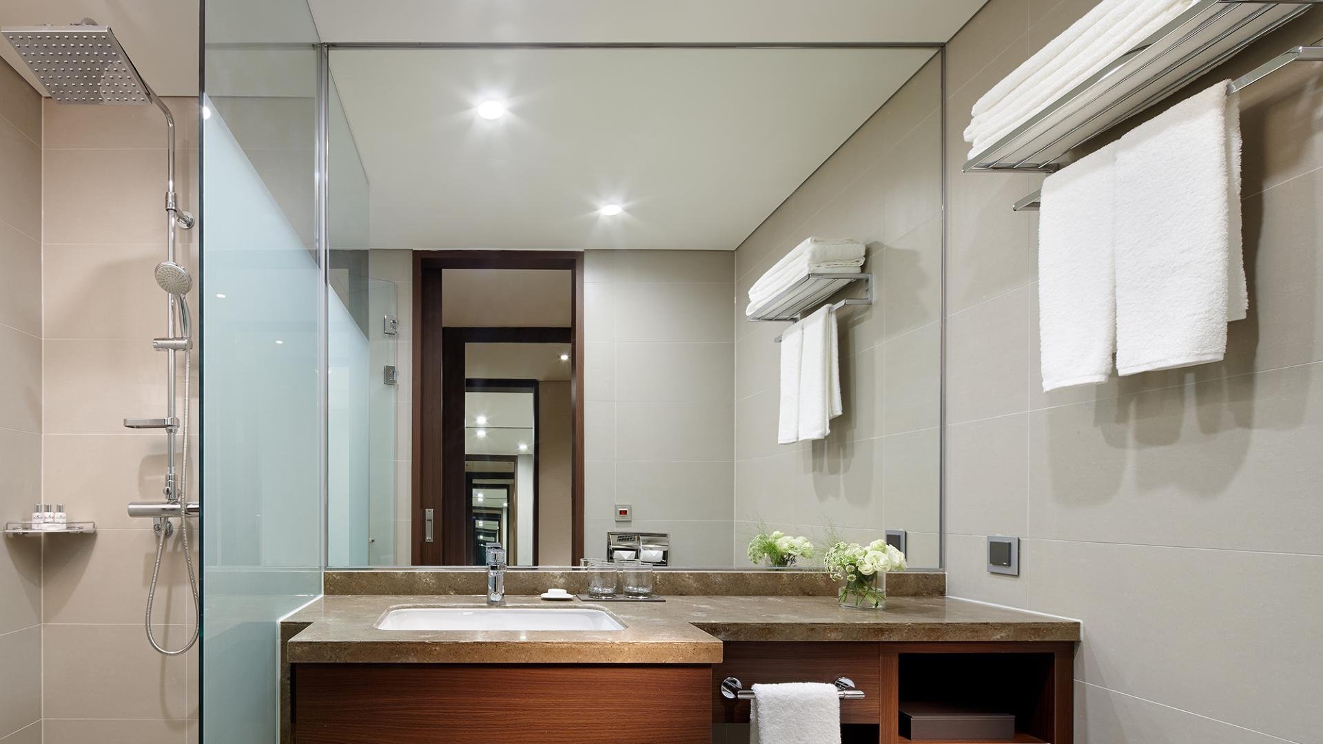 LOTTE CITY HOTEL ULSAN-guestroom-Standard Bathroom.jpg