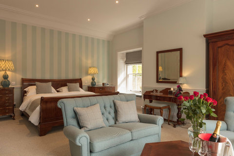 FARLAM HALL HOTEL - Photo 5