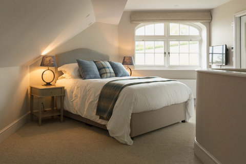 FARLAM HALL HOTEL - Photo 17