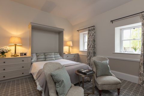 FARLAM HALL HOTEL - Photo 10