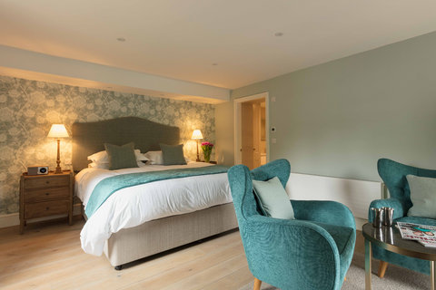 FARLAM HALL HOTEL - Photo 11