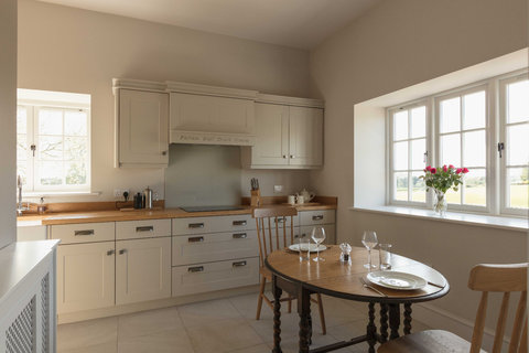 FARLAM HALL HOTEL - Photo 15