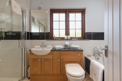 FARLAM HALL HOTEL - Photo 4