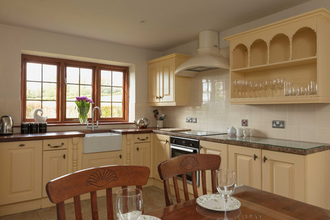 FARLAM HALL HOTEL - Photo 2