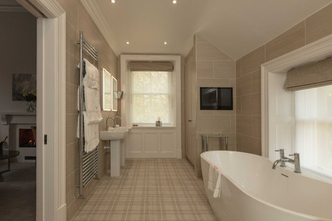 FARLAM HALL HOTEL - Photo 6