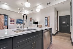  - Lola Hotel New Orleans