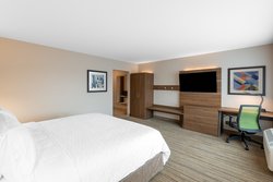  - Holiday Inn Express & Suites Airport Phoenix