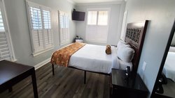  - Greenleaf Hotel Downtown Long Beach