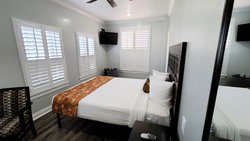  - Greenleaf Hotel Downtown Long Beach