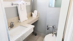  - Greenleaf Hotel Downtown Long Beach