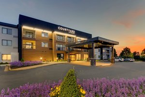 Courtyard by Marriott Hotel South Lexington, KY - See Discounts