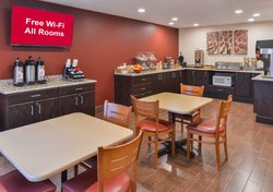  - Red Roof Inn & Suites Danville - I-74, Exit 220